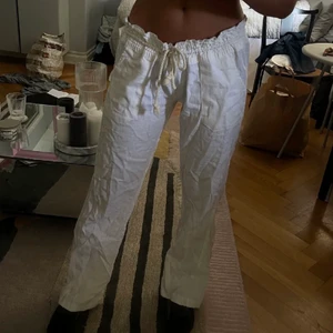 LINNEBYXOR - Storlek M. (Onesize) med låg midja.