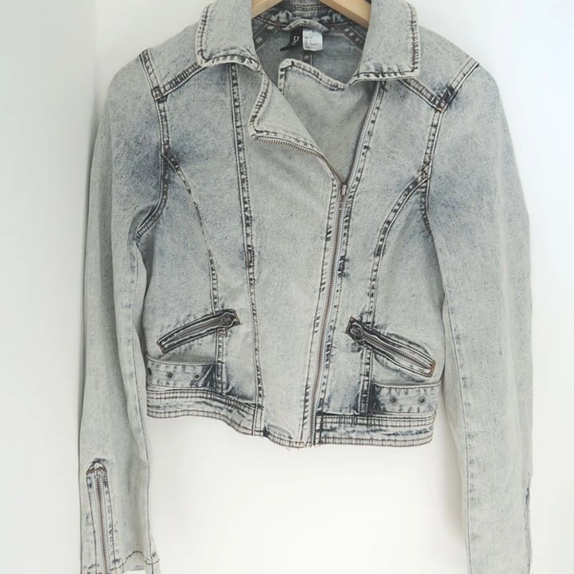 Jeansjacka med urtvättad look