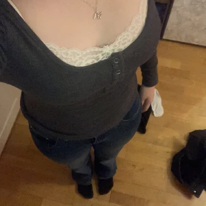 Tröja grå - Säljer as snygg grå farfar tröja