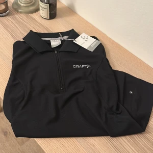 Craft T-shirt  - Tränings piké från craft Helt ny och oanvänd Nypris 550
