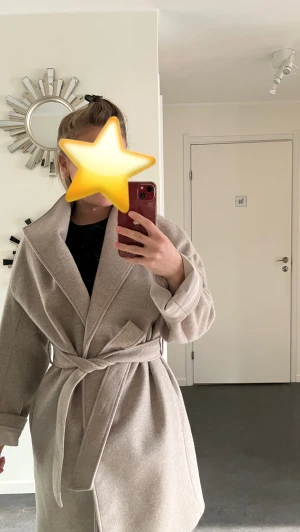 Hm jacka  - Aldrig använd prislappen sitter kvar! 