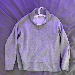 Half zip hoodie - Half zip hoodie från zara Storlek M/S  Aldrig använd 