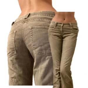 lågmidjade manchesterbyxor  - Vintage manchesterbyxor köpta i köpenhamn! Raka i benen med lite bootcut 👢