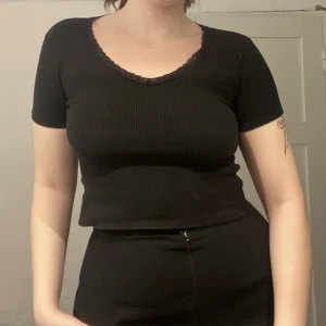 Tröja - Fin tröja med spets