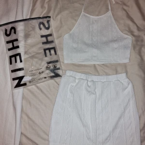 Kläd set  - Super fint klädes sett, oanvänt då jag råkade beställa två.