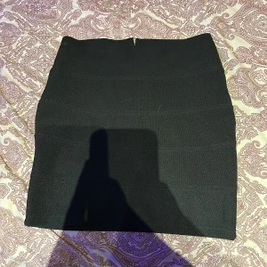  En fin Kjol - Köpte den men använder inte kjolar så ofta, men är som ny 