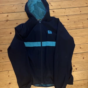 Adidas jacka  - Adidas vindjacka
