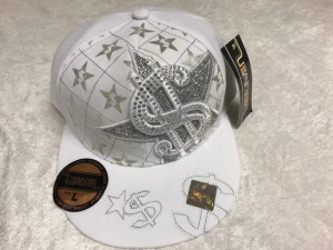 $ Broderi Keps med Strass - 109kr/st 