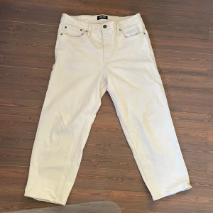 Ankelskurna Chinos - Ankelskurna chinos från Jack & Jones 