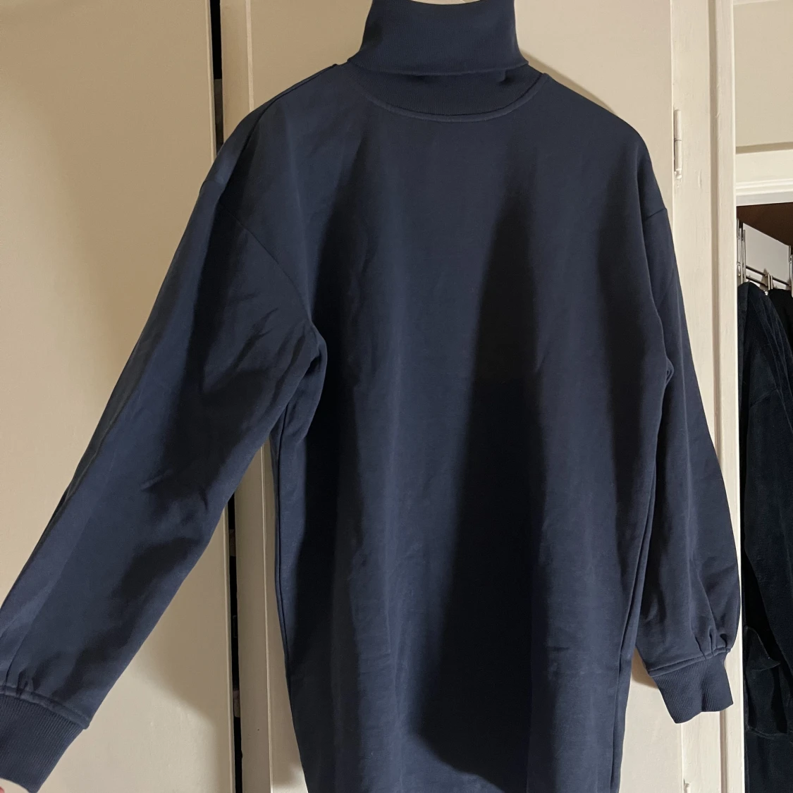 Marinblå poloklänning