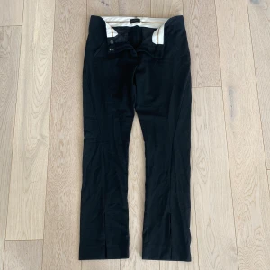 Oanvända kostymbyxor från Fiveunits - Oanvända pga fel storlek 