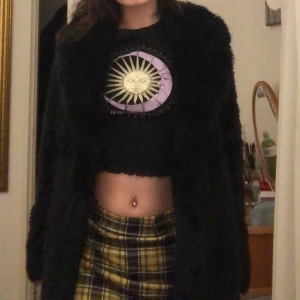 Pälsjacka  - Fake Pälsjacka från zara i ganska bra skick 