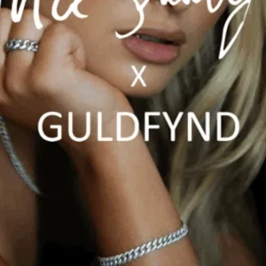 SÖKES! Alice Stenlöf armband - Hej!  Jag är på jakt efter armbandet på bilden. Har du ett som du tröttnat på eller inte använder så tveka inte på att höra av dig. 