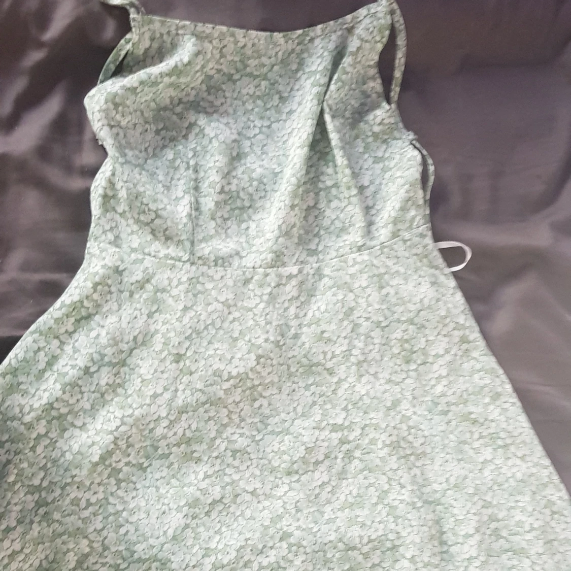 Grön-blommig klänning storlek xs - 91