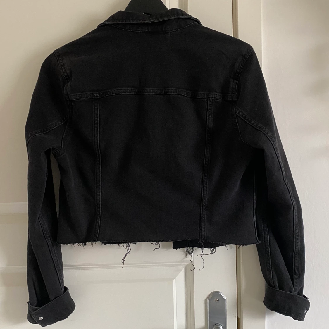 Svart croppad jeansjacka  - 90