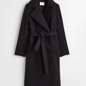 Kappa - Intressekoll på min kappa som jag inte använt😅💗 alltså oanvänd Passar mig som har S