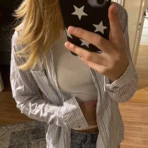 Lee skjorta  - Lee skjorta. Använt ett fåtal gånger. Super fin och skön.