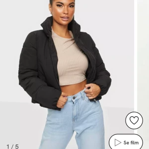 Puffer jacket  - Använt få tal gånger arnas helt ny.