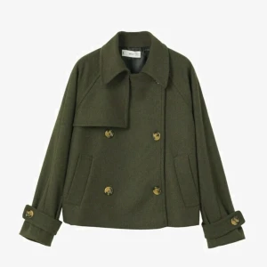 Grön Kappa från Mango - En super snygg grön kapp från mango, köpte på Zalando för 1200kr, kappan är i bra/nyskick, säljer den då jag har köpt en ny jacka,  Två första bilderna är lånade och den tredje är min🥰skriv för egna bilder💕köp direkt för 1200kr