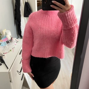 Stickad - Superfin rosa stickad tröja, perfekt till sommaren, knappt använd!!