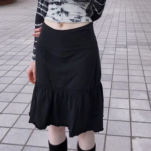 Kjol - Superfin och skön kjol som jag inte använder! Storlek 146/152 men den är som en S. Möts i Stockholm eller skickar mot frakt <3