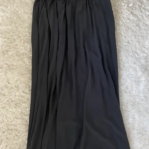 Lång kjol - En lång kjol från nakd i stl 36, helt oanvänd