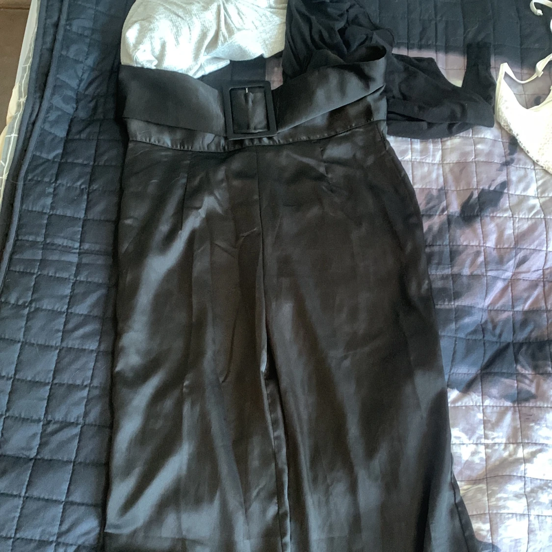 Svarta långa byxor  - 91