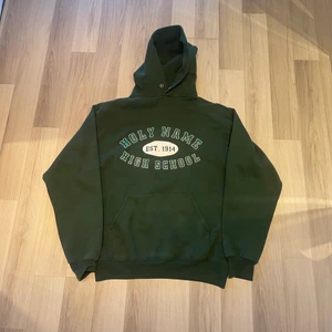  vintage hoodie  - Säljer denna fina gröna vintage hoodie som är i super bra skick! Inga hål eller defekter alls.