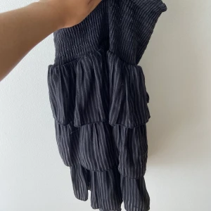 Volang kjol - Såå fil volangkjol, slutsåld överallt vad jag vet köp direkt för 250 plus frakt💓 TRYCK INTE PÅ KÖP DIREKT