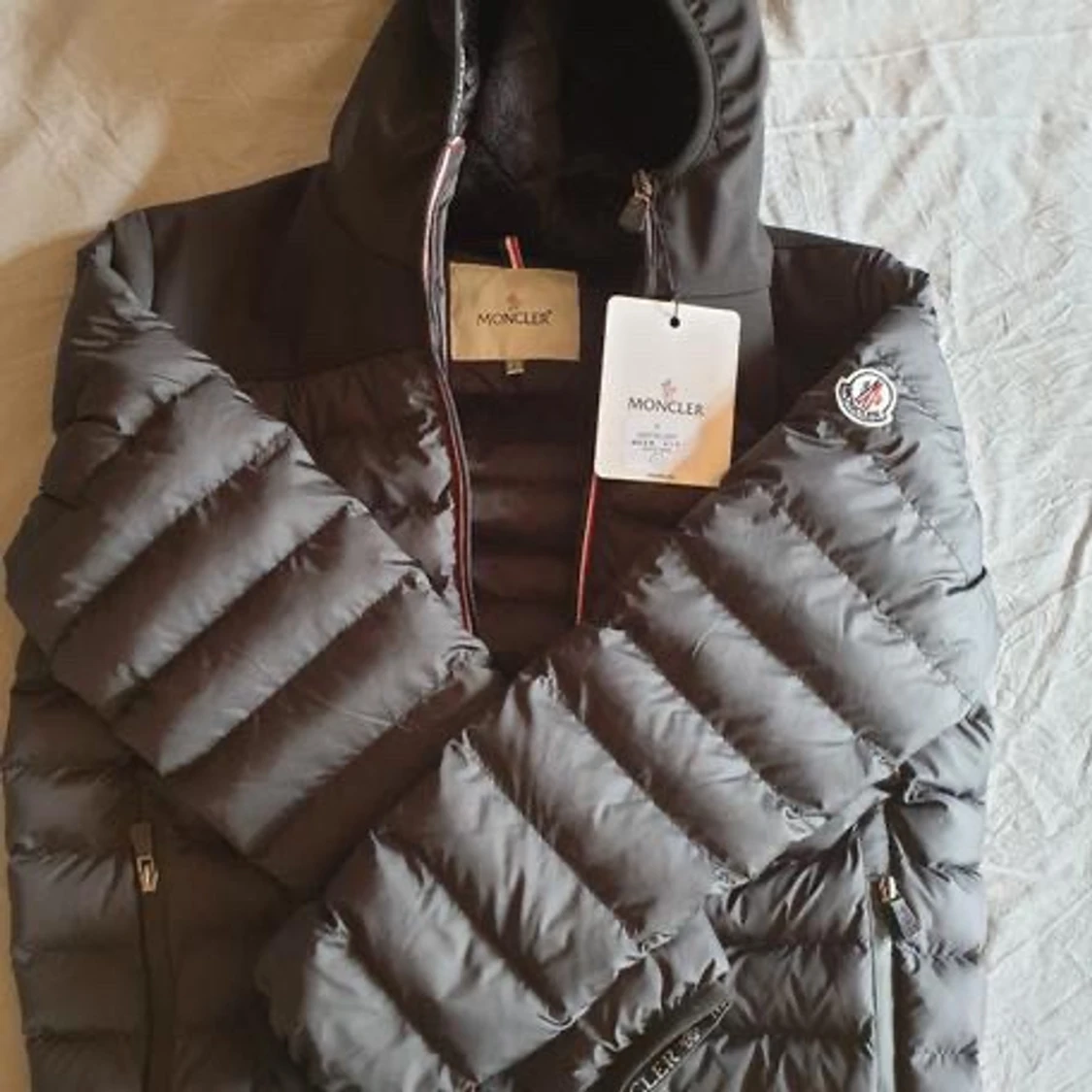 Helt ny moncler jacka (äkta)!