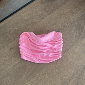 Rosa topp - Säljer denna fina topp från zara!🤍betalning sker via swish.