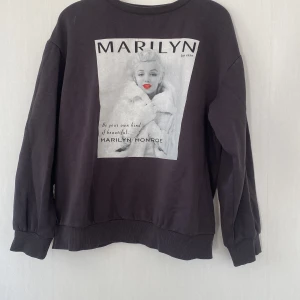 Marilyn Monroe sweatshirt - Sweatshirt från Hm med Marilyn Monroe tryck. ✨