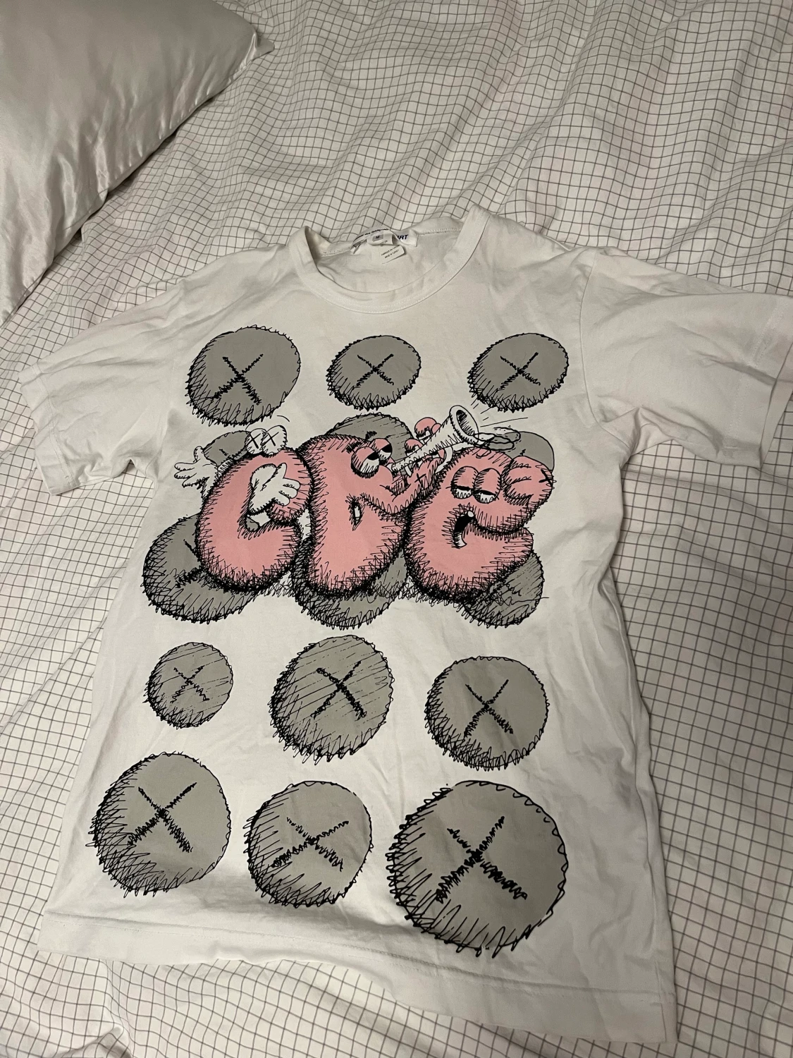COMME des GARÇONS x KAWS
