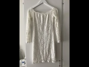 Spetsklänning stretchig . Mkt fin  - Storlek står ej men uppskattar till small. Mkt fin 