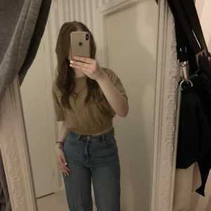 T-shirt  - Brun/beige t-shirt från lager157 