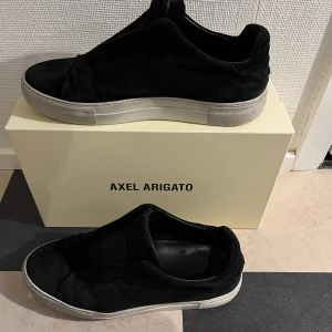 Arigato skor - Använda men fortfarande bra skick, kommer inte till användning längre, nypris 2350kr, mitt pris 800kr