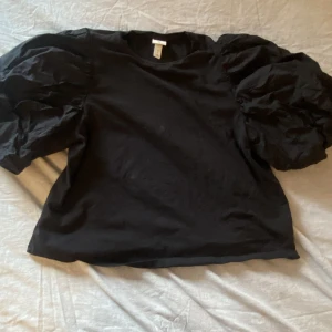 Tröja H&M puffärm  - Snygg tröja x Johanna Ortiz