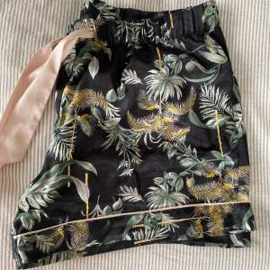 Pyjamasshorts från victoria’s secret i strlk xs. Ingen fraktkostnad.