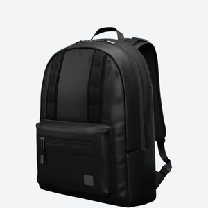 Svart Douchebag (helt ny) - Helt ny och oanvänd svart douchebag ryggsäck i veganskt läder i modellen ”The ÆRA 16L Backpack”. Lapp sitter kvar och den kommer i en dustbag. Nypris 1600kr, säljer för 1200kr + frakt 