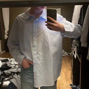 Skjorta  - Stl L, använt 1 gång, oversize, Frakt kommer kosta extra 