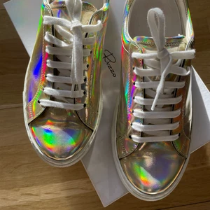 Rizzo sneakers  - Rizzo sneakers i mycket bra skick 