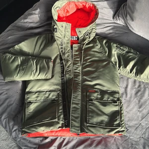 Superdry vinterjacka  - Vinterjacka aldrig använd, skick: 10/10 