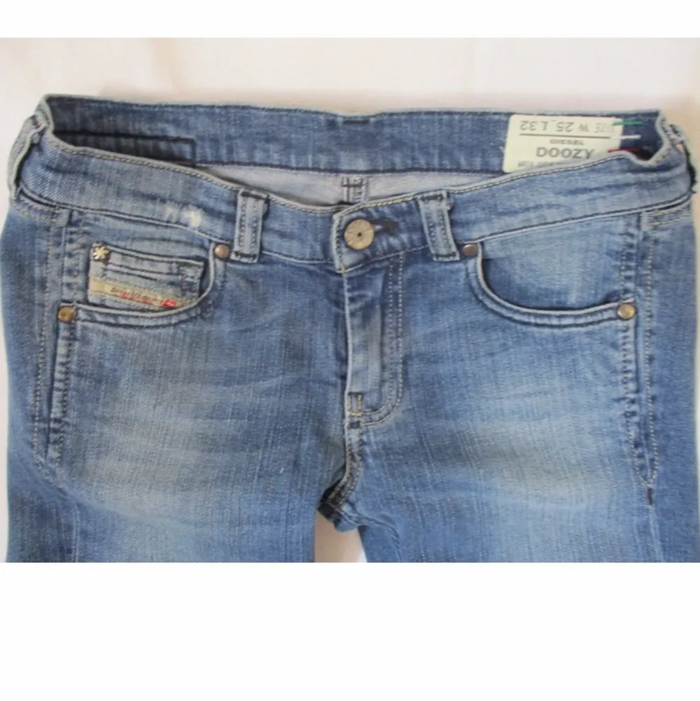 Diesel jeans st 25 Så fina verkligen och passar till allt. Skriv privat för fler bilder❤️. Jeans & Byxor.