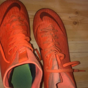 Nike fotbollsskor storlek 36 - Storlek 36
