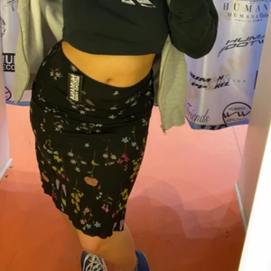 kjol - jättefin kjol som ja bara använt 1-2 gånger❤️