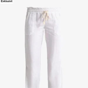 Linnebyxor roxy - Säljer dessa linnebyxor i storlek S från Roxy för jag har två stycken. Helt nya med lappar kvar. !!!MÅNGA INTRESSERADE OCH DÄRFÖR BUDGIVNING!!!!