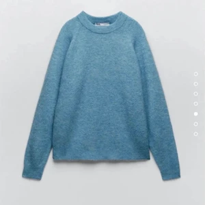 Zara tröja - Jättemjuk stickad tröja från zara. Använd 2-3 gånger då jag tycker färgenninte riktigt passar mig tyvärr. Bud på 230