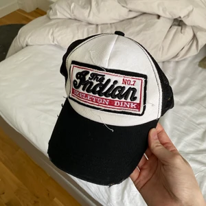 Populär keps  - Fin keps som är reglerbar där bak, spårbar frakt 51kr😇