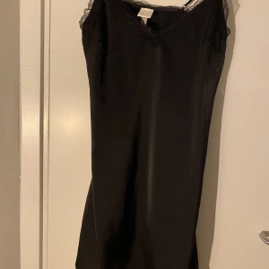 Klänning  - Aldrig använd