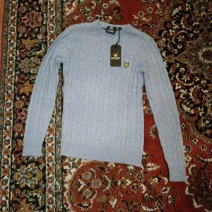 Lyle&Scott vintage - Säljer den för att jag aldrig har haft på mig den. 8/10 sick.